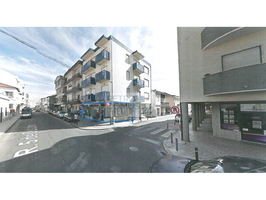 Loja De Rés-Do-Chão E Cave No Centro Do Entroncamento