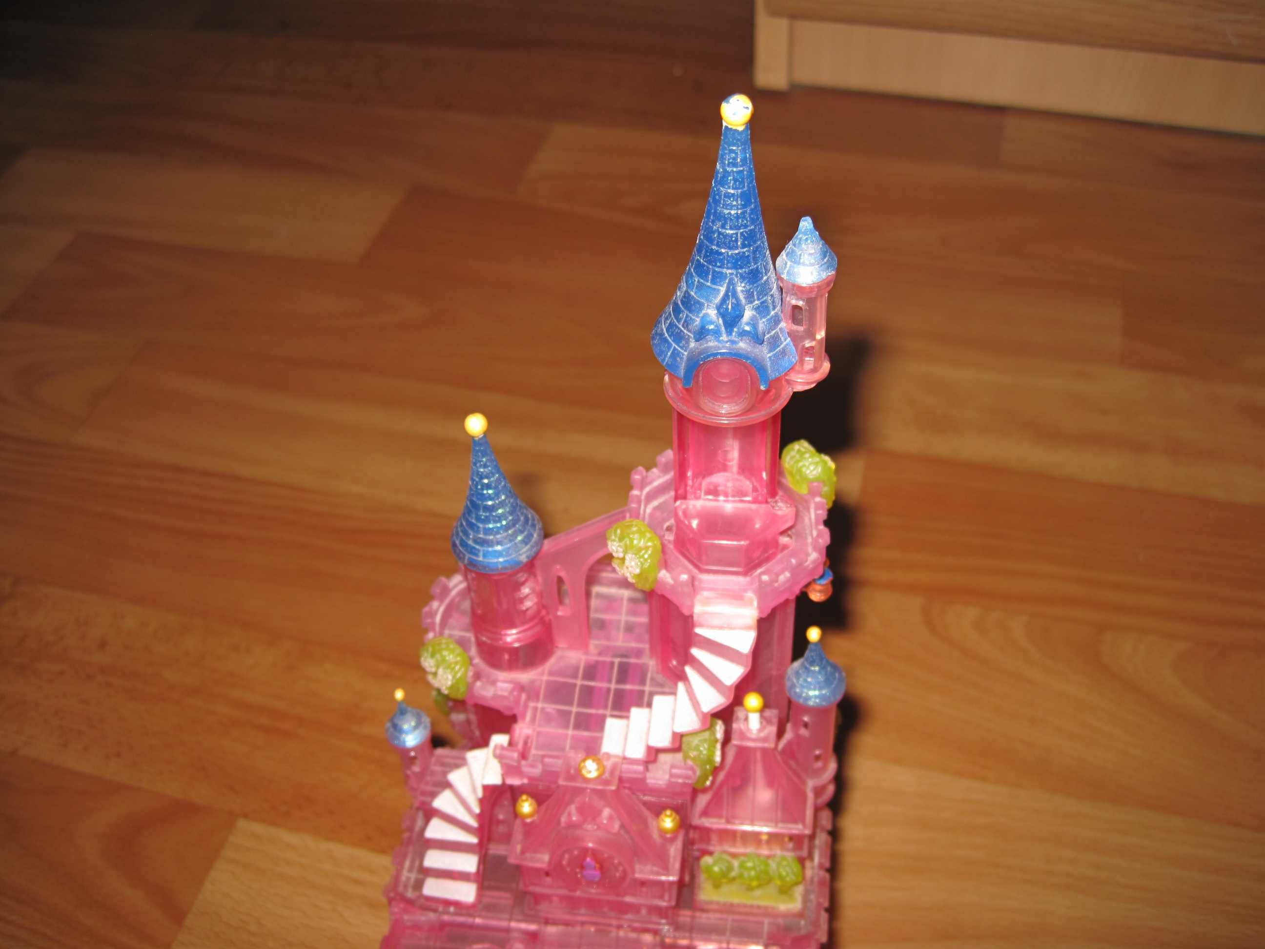 Замок для принцессы Золушки, Disney. Куплено в Германии. Торг уместен.
