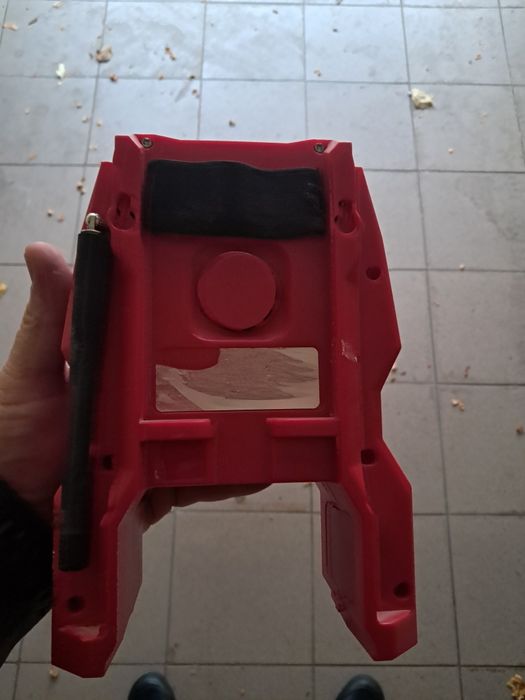 Radio Einhel na baterię  uszkodzone