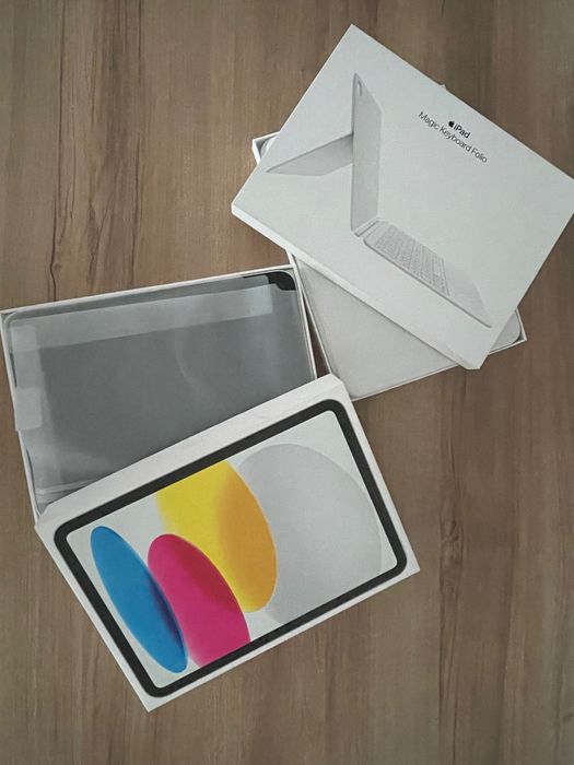 iPad 10.9” Wi-Fi 256GB Prata c/ Teclado