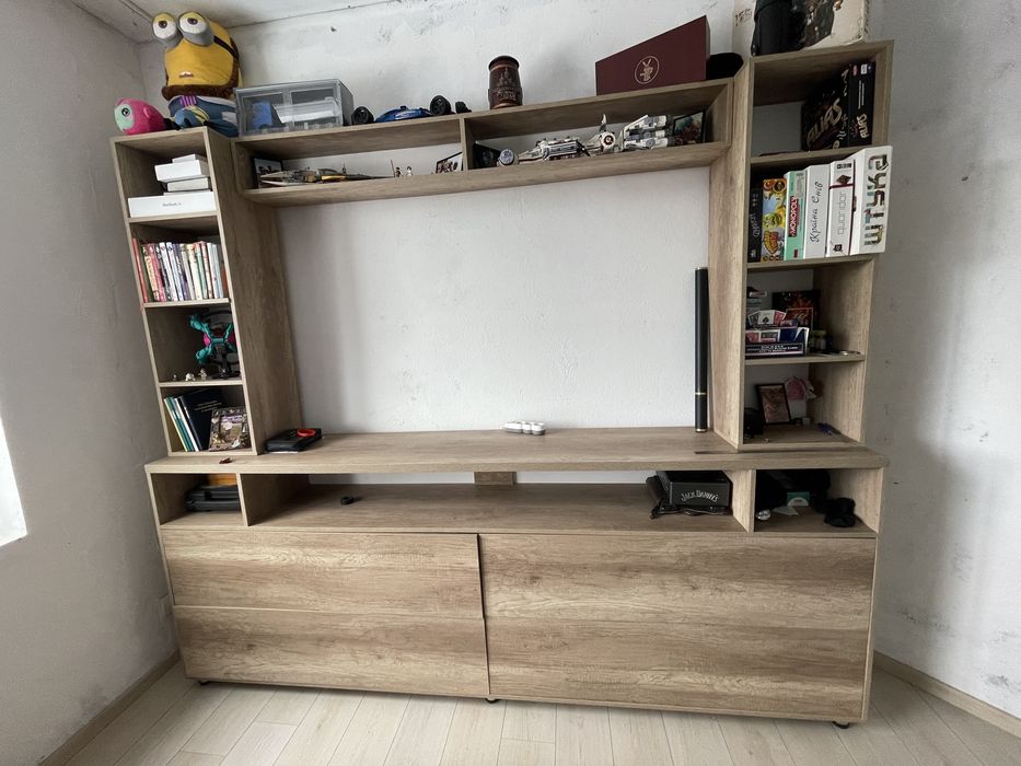 Продам шафу під телевізор