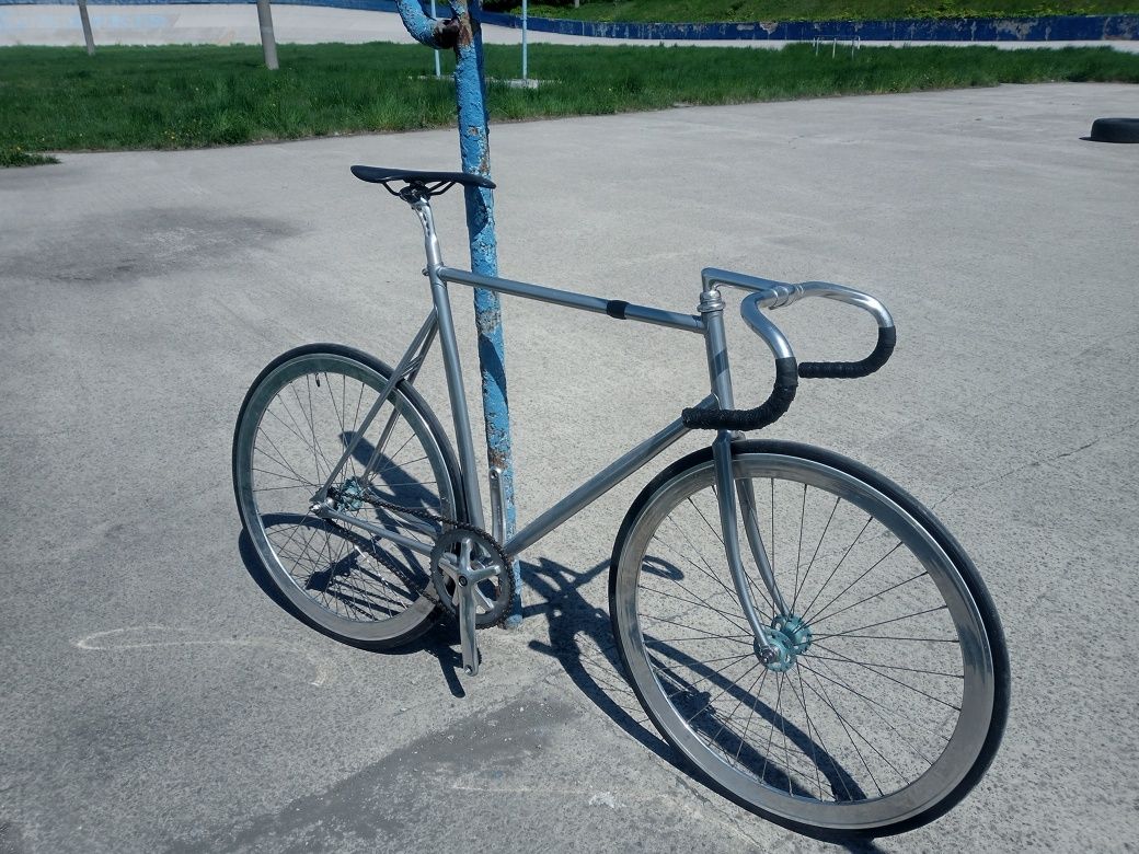 Продам эксклюзивный трековый велосипед , fixed gear