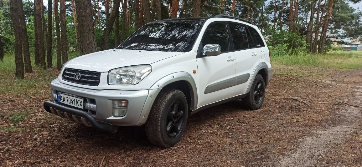 Toyota rav 4. 2 покоління