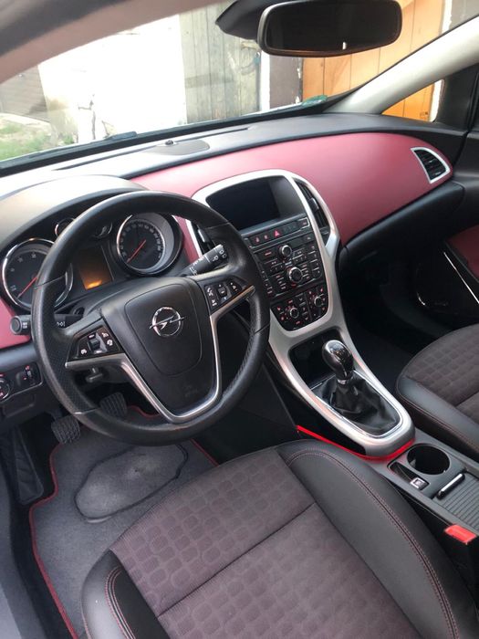 Opel Astra J GTC CDTI 2.0