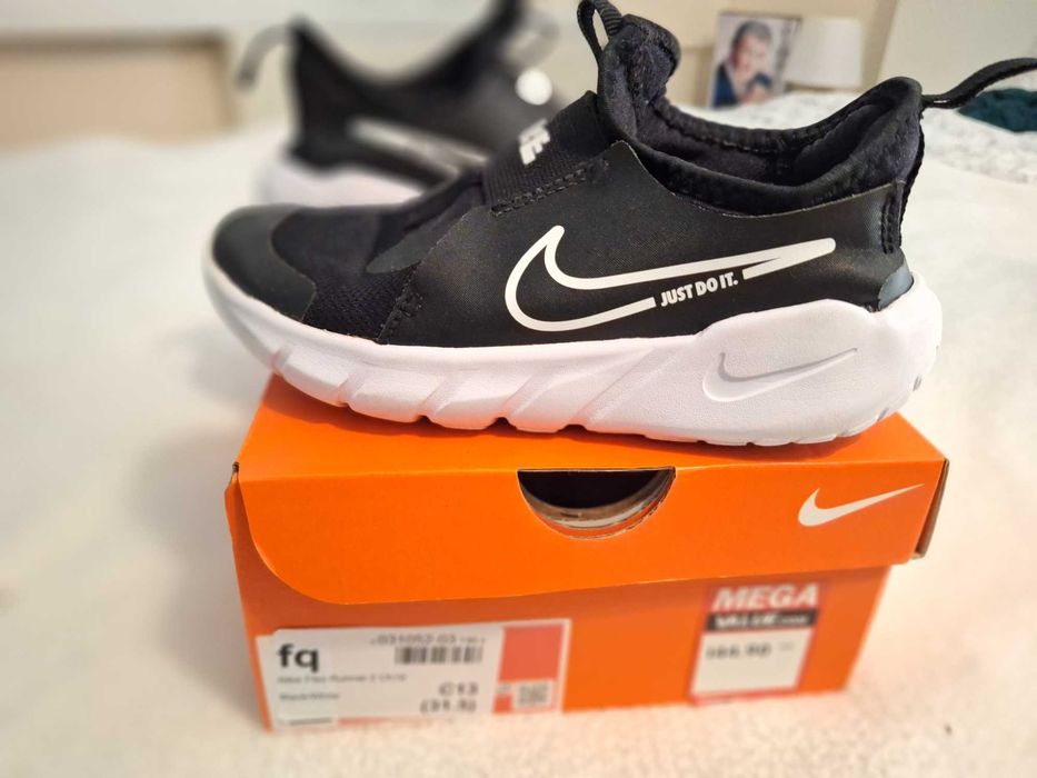 Buty Nike Flex Runner 2 chłopięce rozmiar 31,5