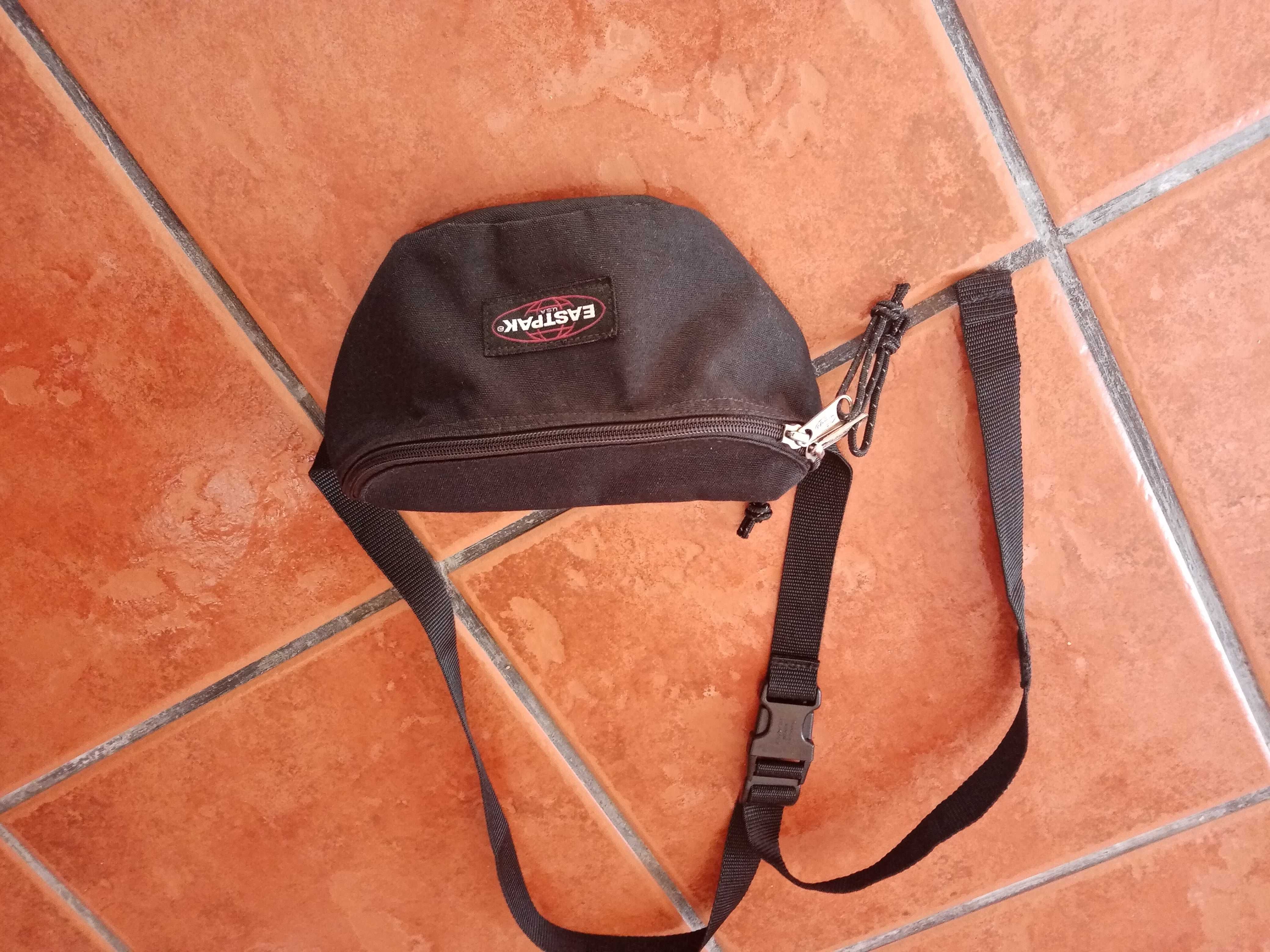 Bolsa Eastpak tiracol