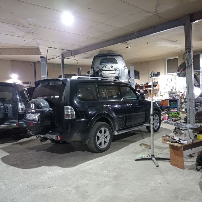 Mitsubishi  Pajero wagon 4. Паджеро вагон 3 двигатель 3.8 . 3.2. 3.0