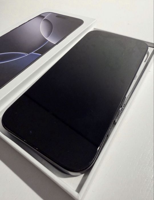 iPhone 16 Pro black titanium 512GB