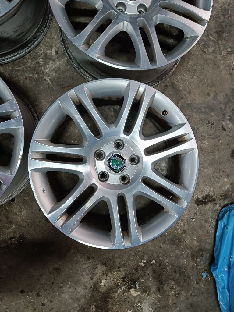 Felgi18 5x112 oryg Skoda Superb Octavia kpl