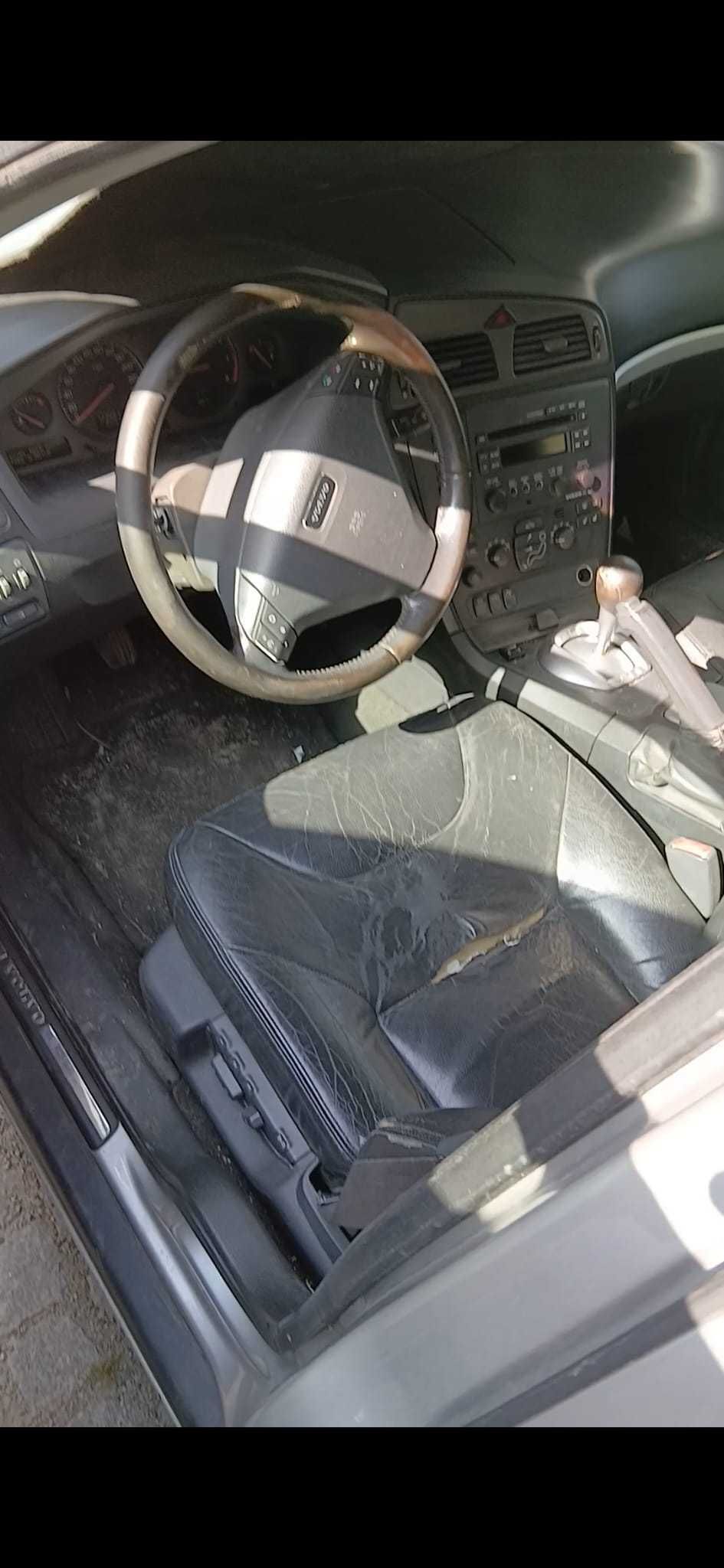 Volvo S60 T5 com junta da colaça queimada.