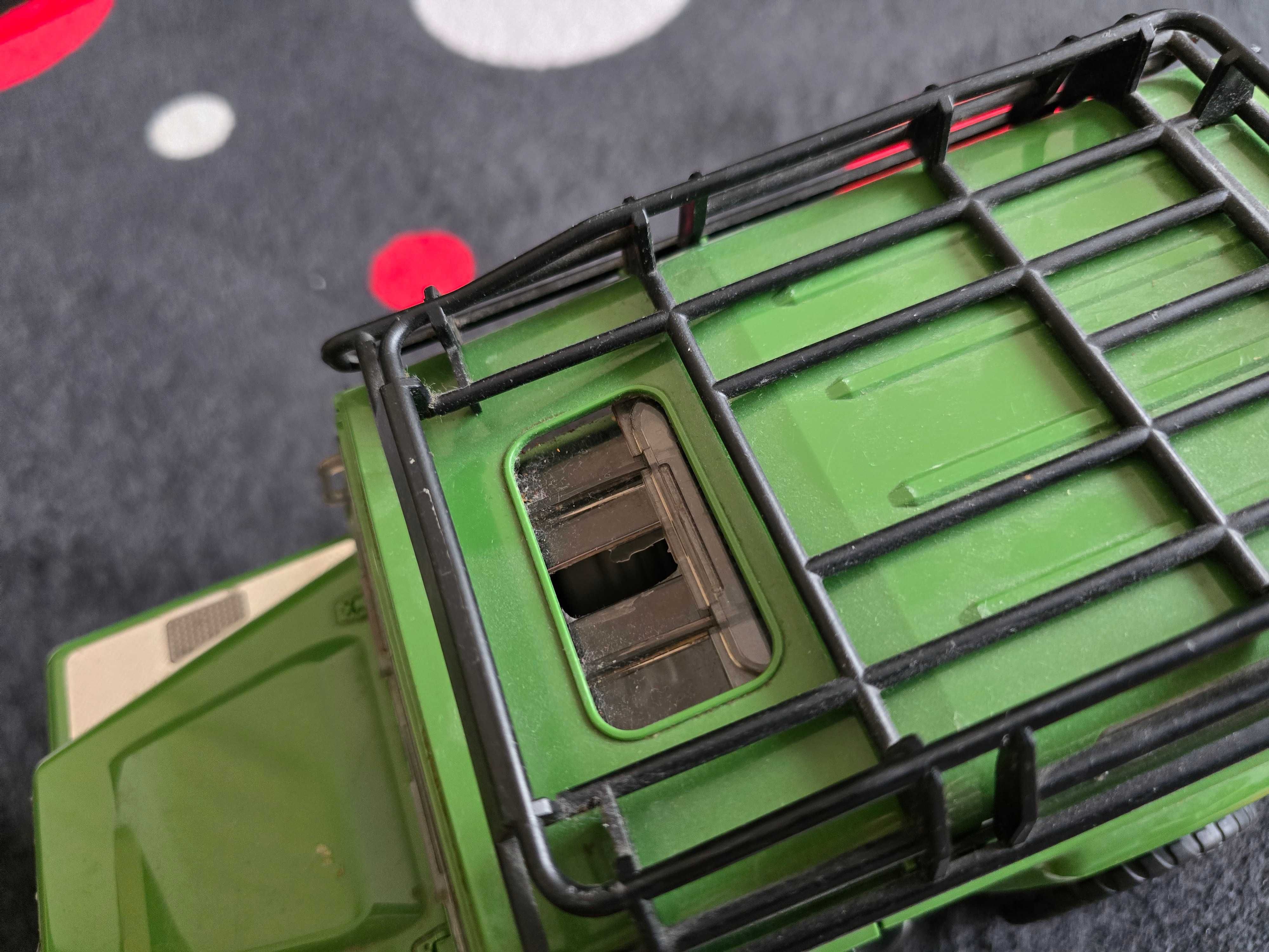 Bruder 02593 Land Rover