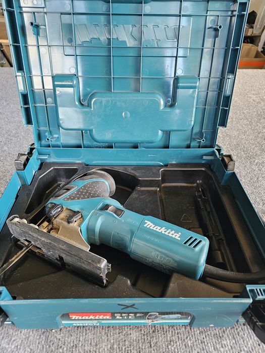 Wyrzynarka Makita + walizka. 4351fctj