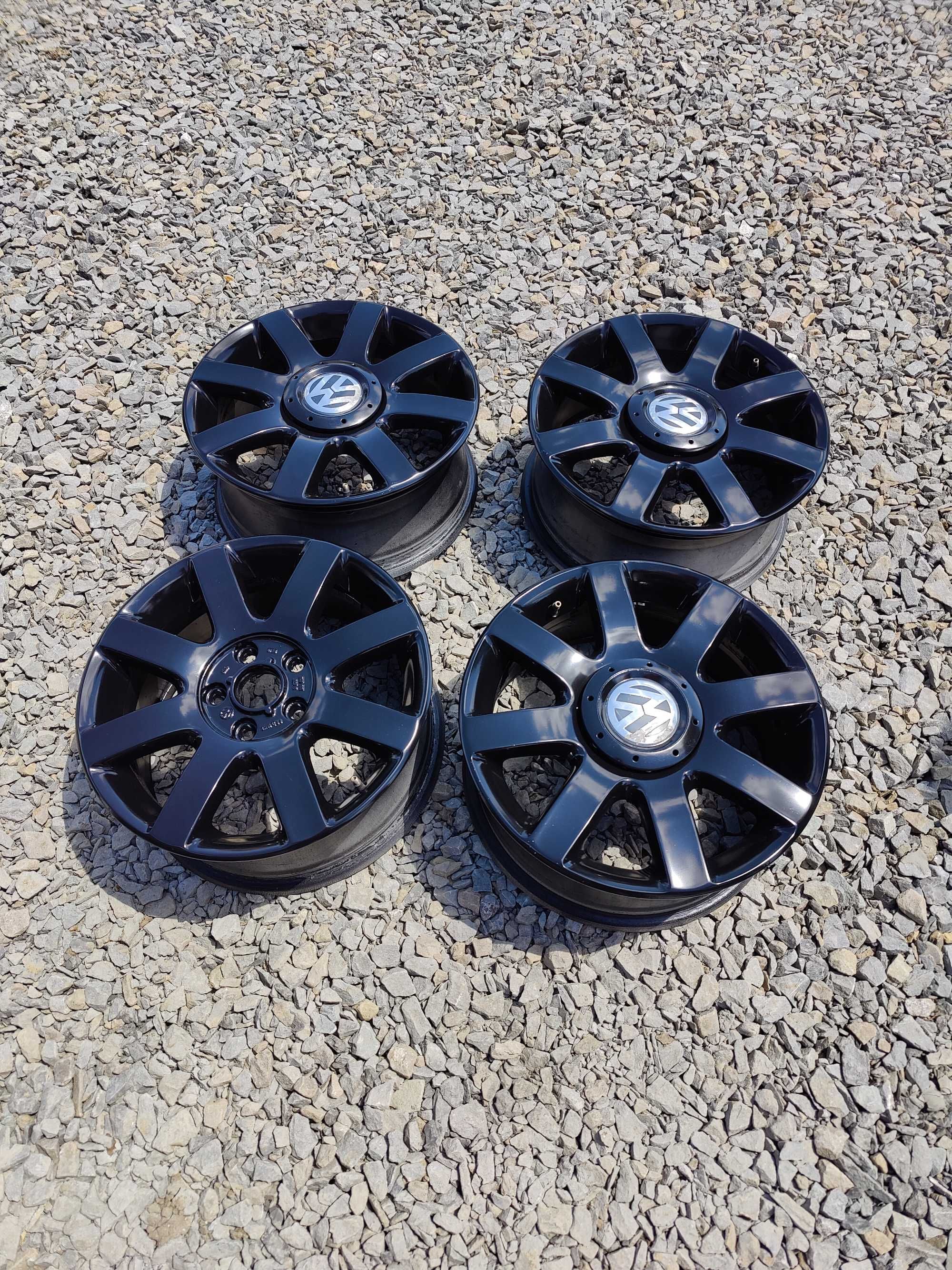 Felgi VW Touran Golf Jetta Caddy 6,5jx16h2 et50