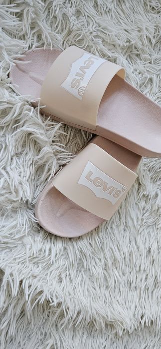 Levi's Klapki June basen różowe r 40
