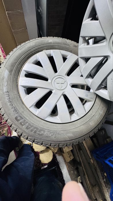 Продам зимнюю резину на дисках. 215/65 R16 98Q IG50