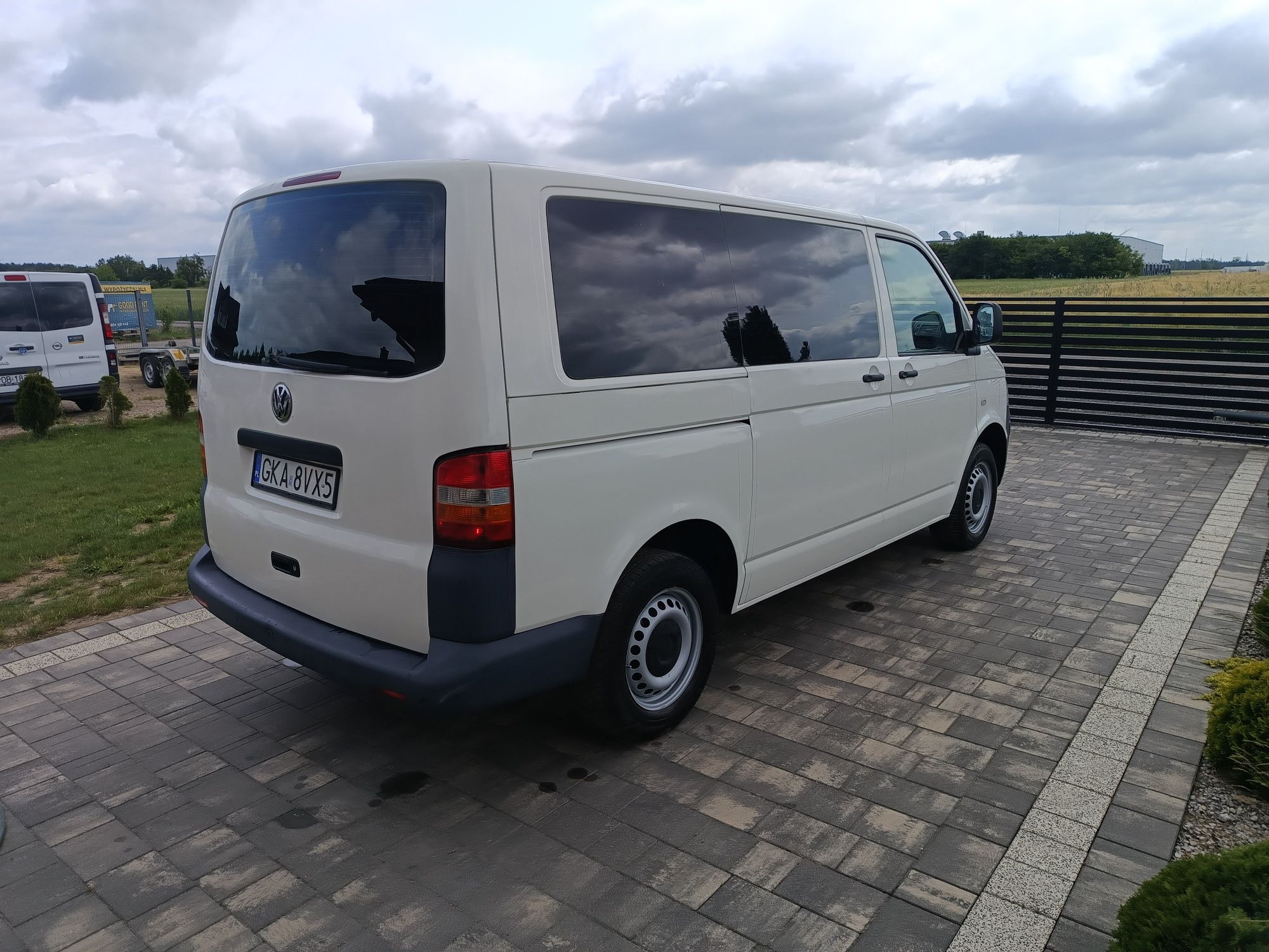 Witam, sprzedam ładnego VW transporter T5 klima.