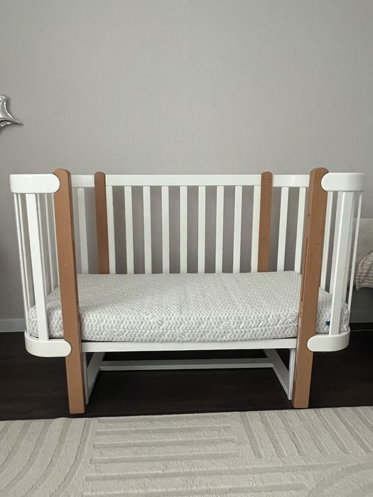 Ліжечко дитяче, на маятнику