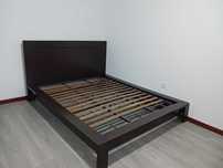 Cama castanho escuro