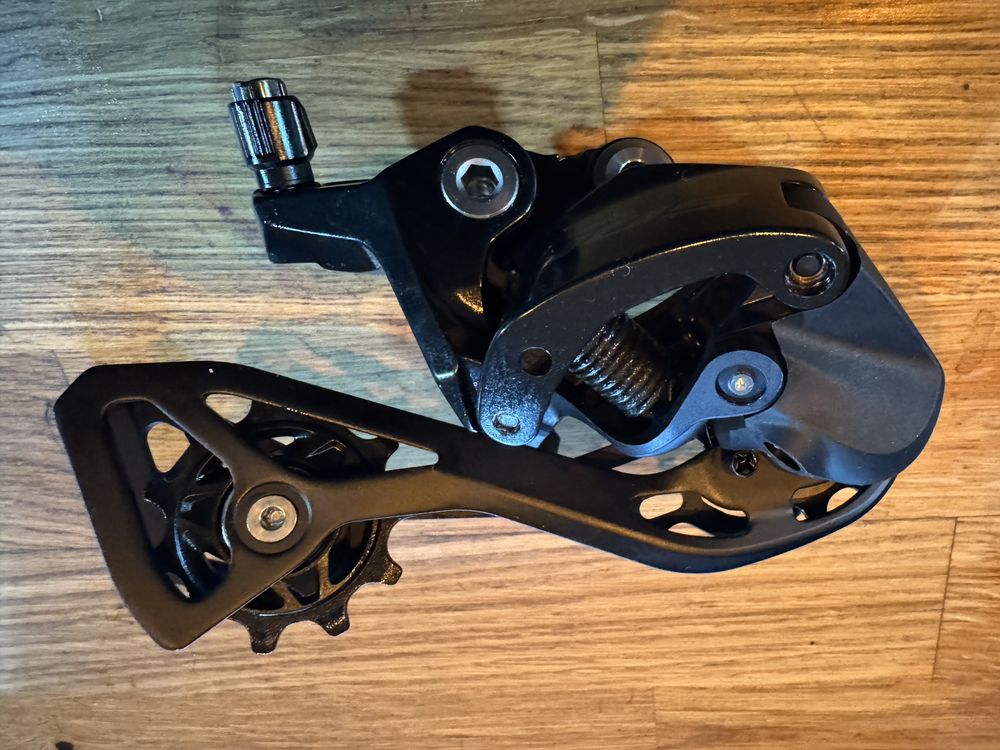 Nowa przerzutka Shimano 105 RD-R7100 12s