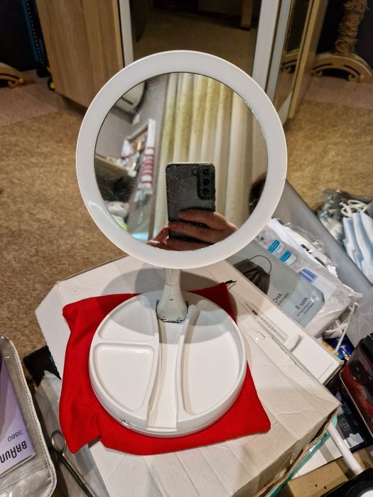 Дзеркало з підсвіткою