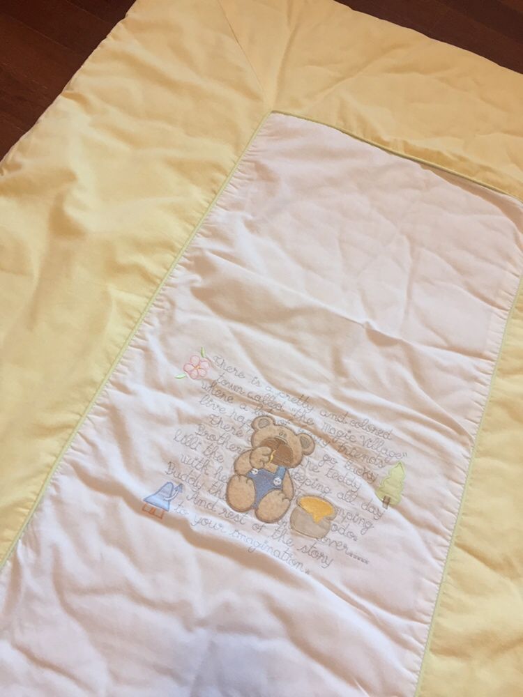 Edredao / Colcha almofadada para berço / cama bébé