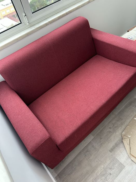 Sofa vermelho de 2 lugares como novo