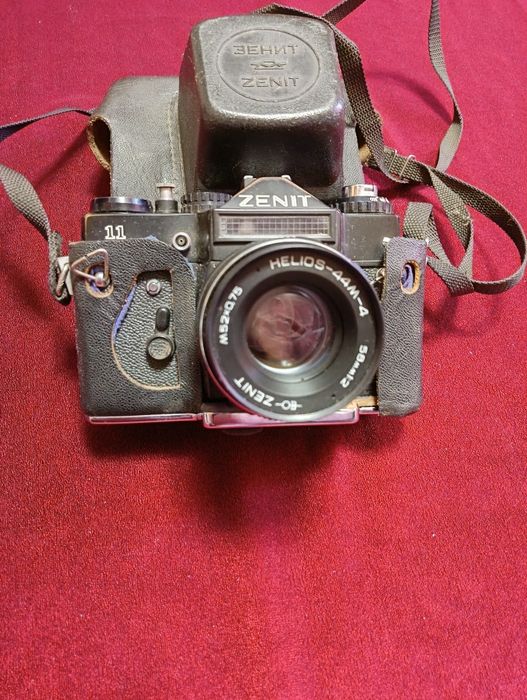 Фотоаппарат ZENIT-11 с объективом  Helios-44M-4.