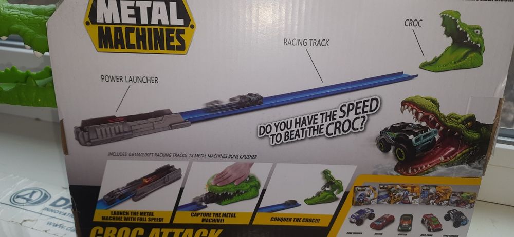 Гоночный трек с машиной