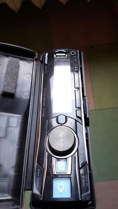 Автомагнитола АLPINE UTE 92BT