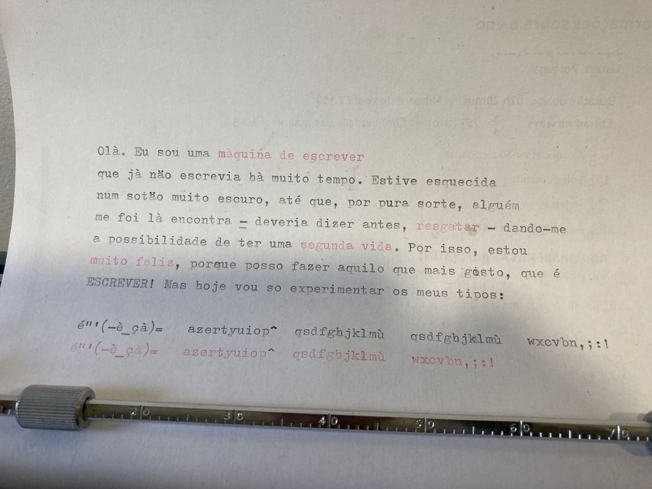 Máquina de escrever  **  Olivetti