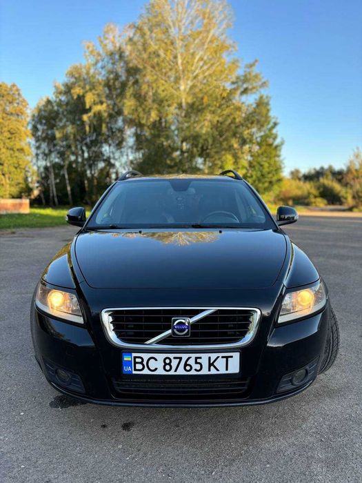 Продам Volvo v50 2009рік 1.6d 110 к.с.