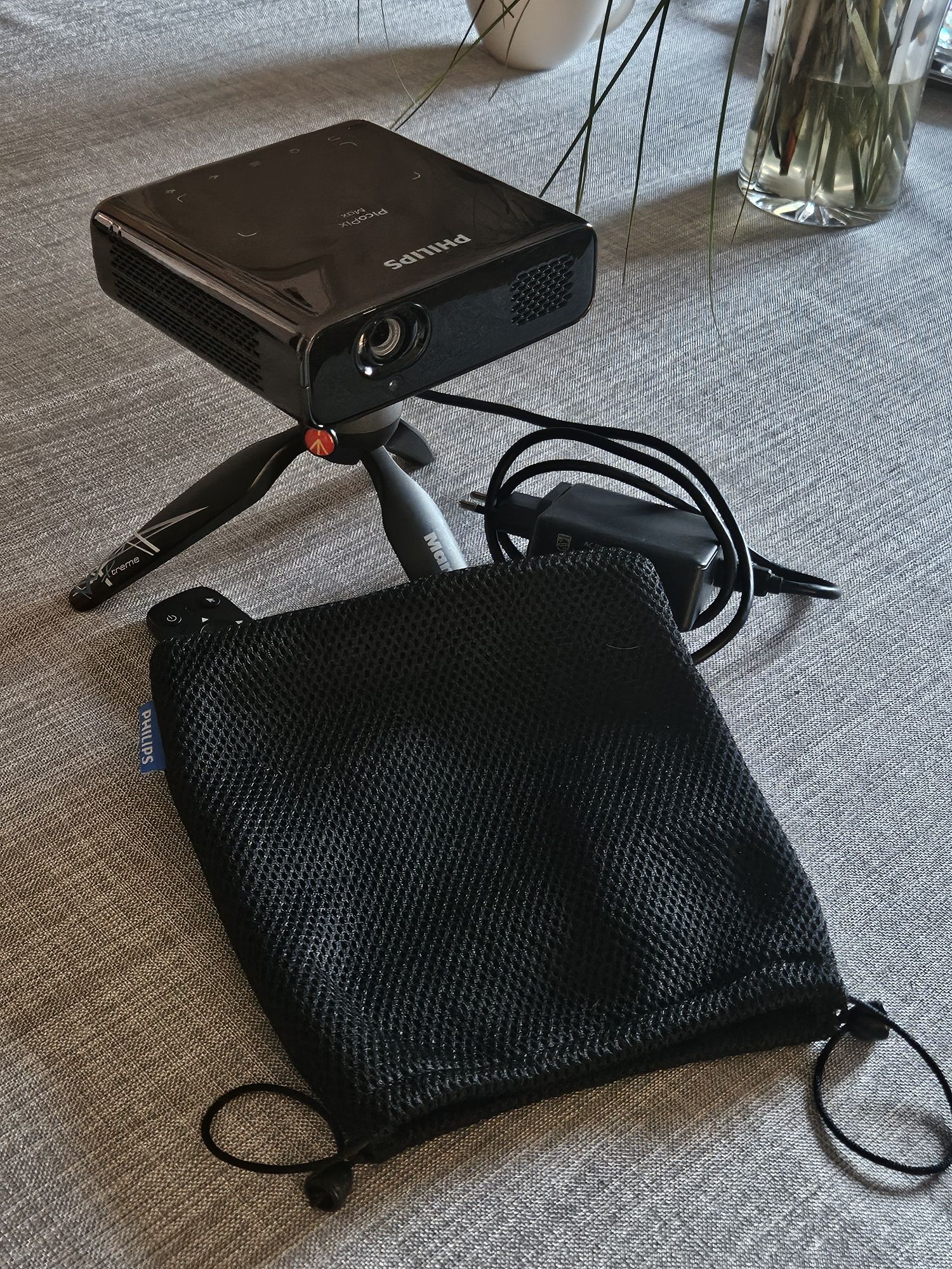 Projektor przenośny Philips PicoPix Max PPX620 FullHD Android Netflix