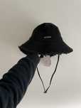 Jacquemus Bucket Hat Chapeu de Pesca Chuva Sol Preto Bege