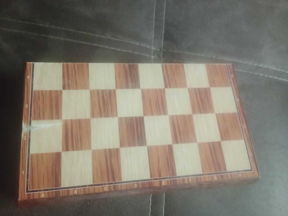 Продам     шахматную доску