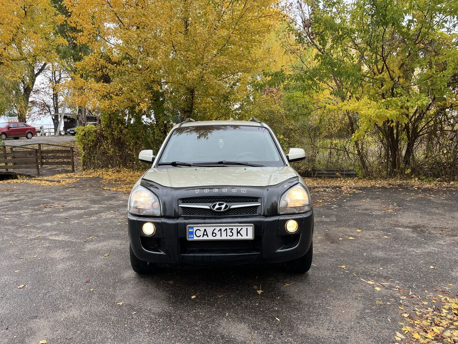 Hundai tucson 2008 рік автомат повний привіт