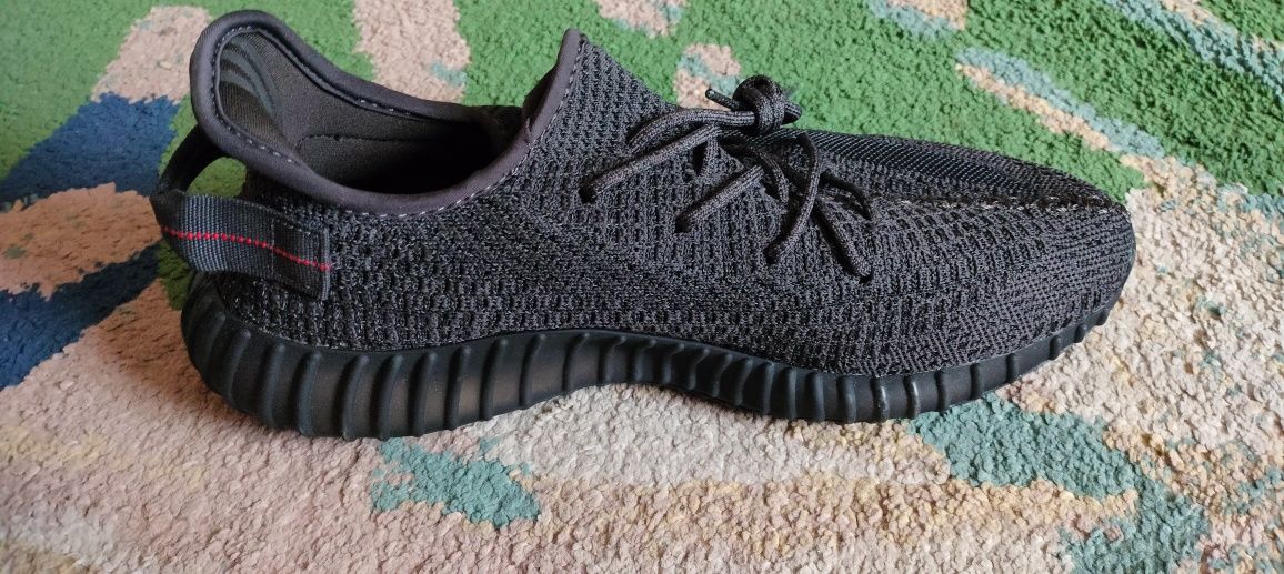 Adidas Yeezy boost V2 black