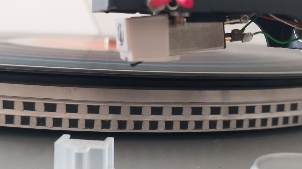 Продам програвач  Вега 110 стерео у відмінному стані.