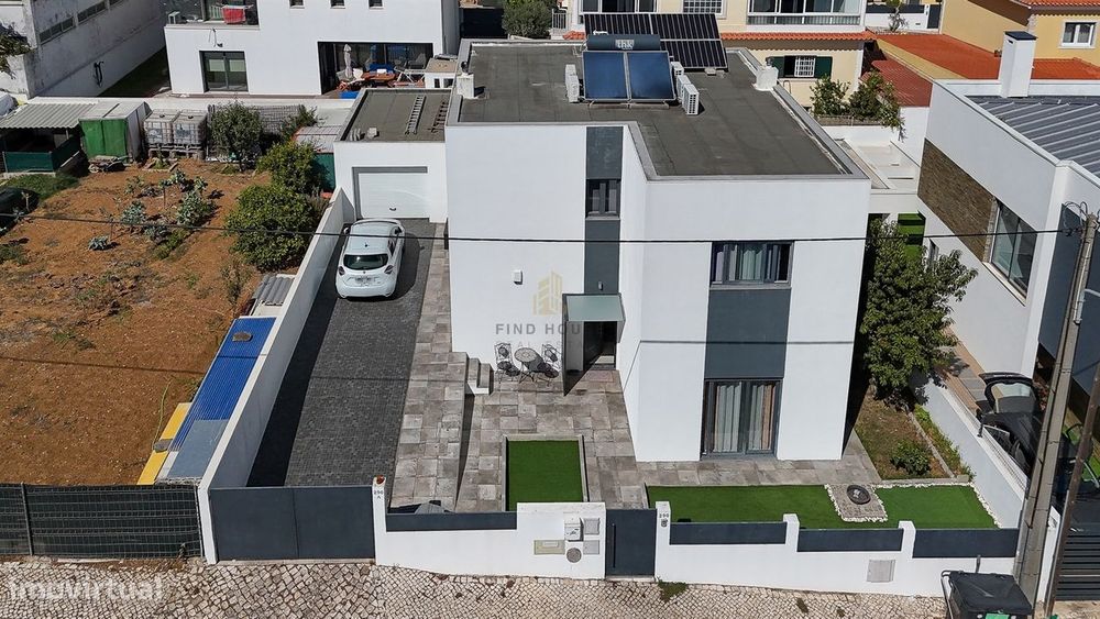 Vende-se Moradia T4 isolada com garagem box em Polima, São Domingos de