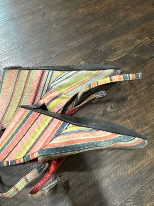 Віддам жіночі туфлі на танкетці 37 р