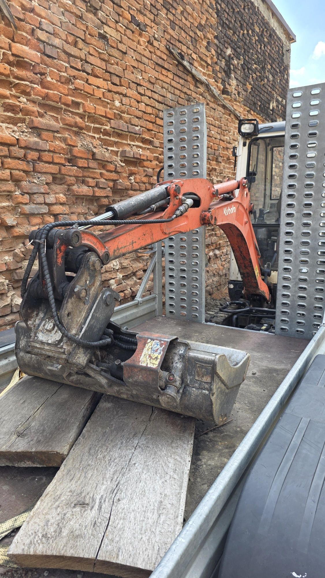 Przyczepka z najazdami dmc 2,5t CENA Z VAT
