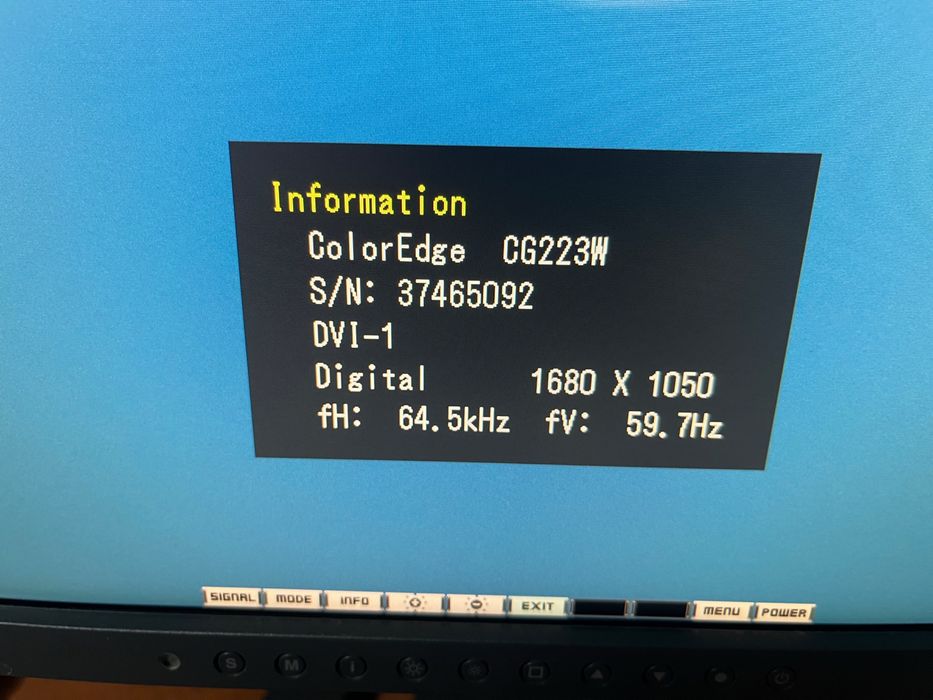 Monitor graficzy Eizo CG223W + Kaptur