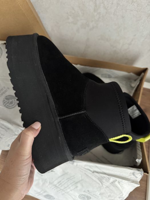 Ugg. Теплі, жіночі уггі , чорний колір