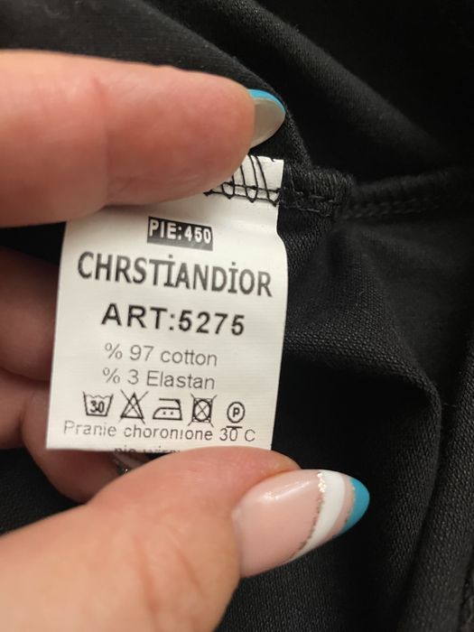 Дитяча кофта з довгим рукавом.