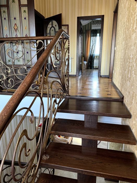 Пропонується в оренду будинок з виходом на воду