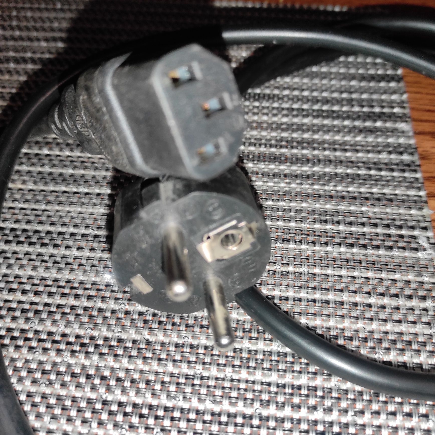 Kabel przewód zasilający komputer PC/monitor