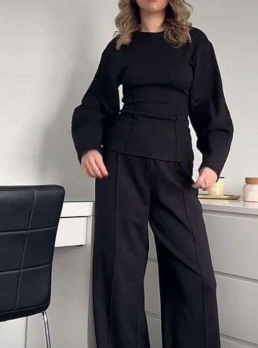 Костюм Zara з приталеною кофтою