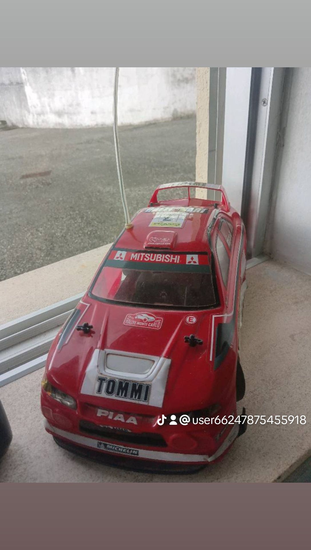 Vendo carro Mitsubishi x6 mmr Tommy makinen WRC 2001 com comando a