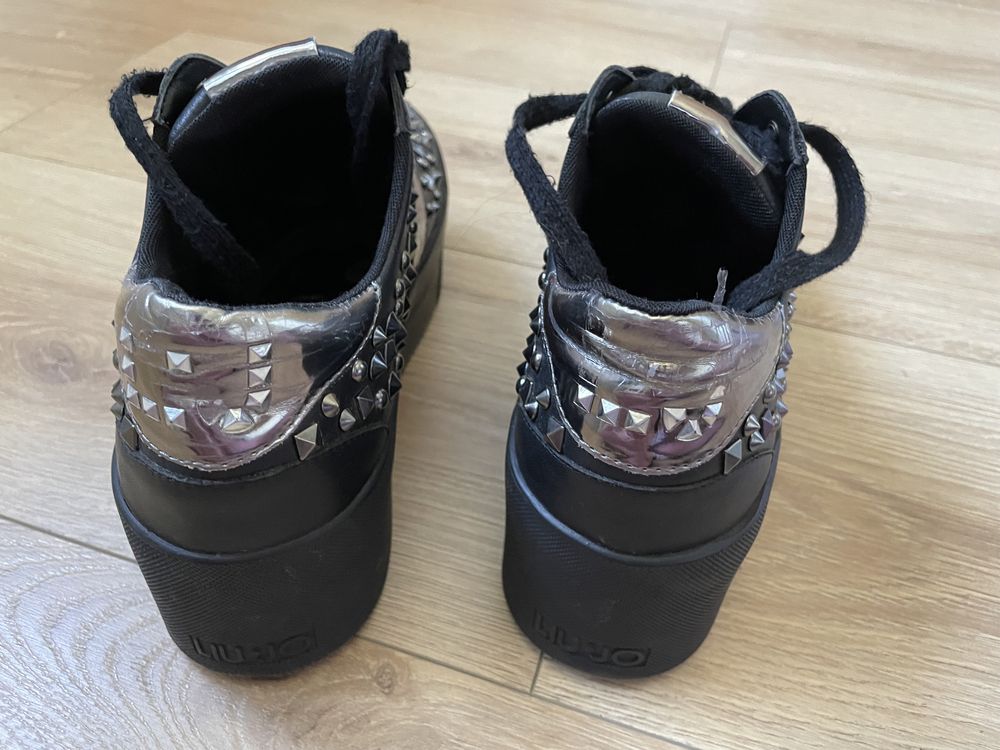 Buty sneakersy Liu Jo na platformie z ćwiekami 39