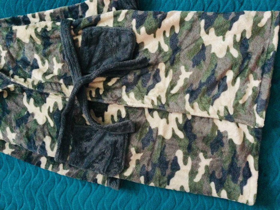 13-14 рок. Primark махровий , флісовий халат Minecraft і Мілітарі.