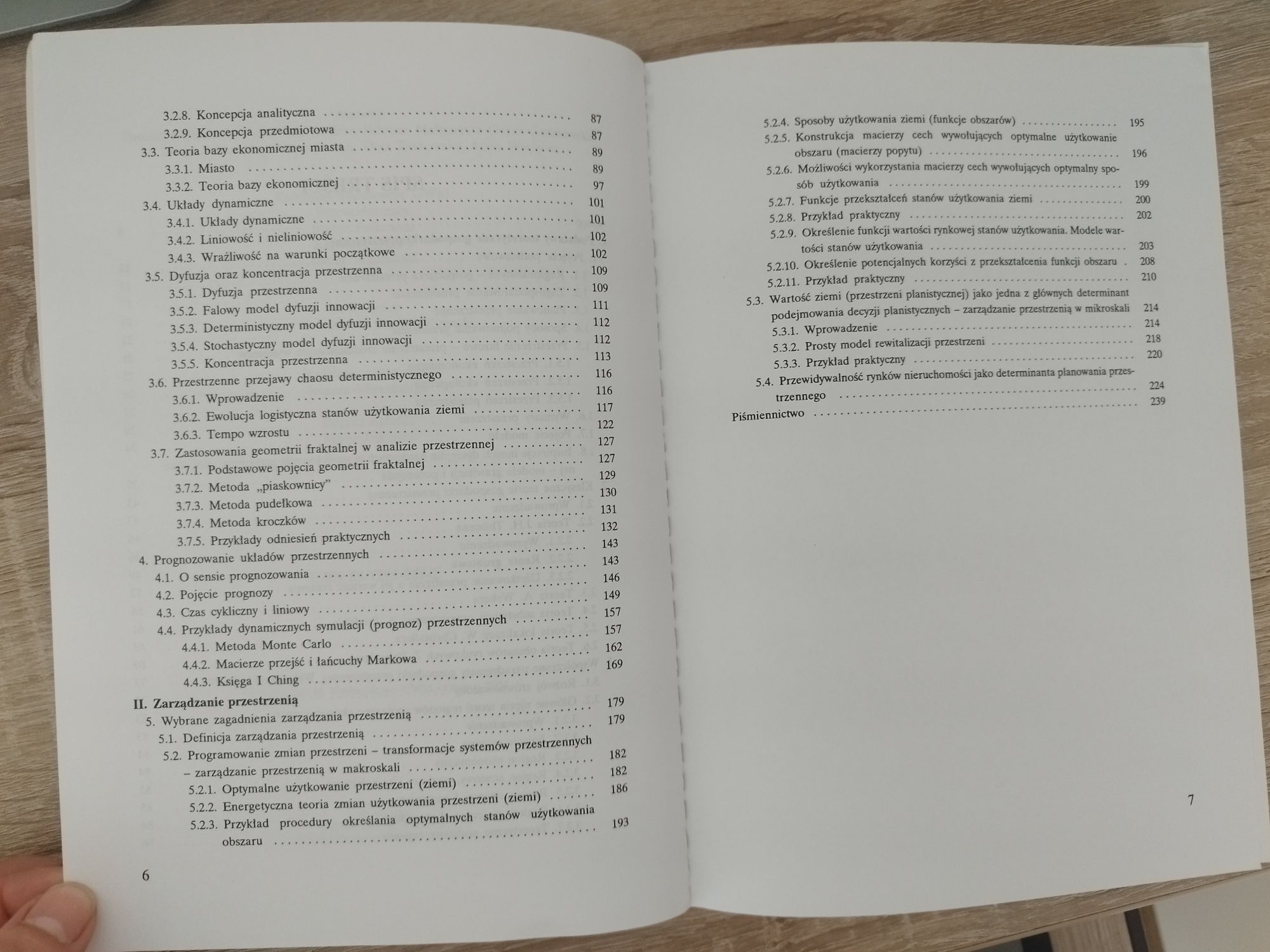 Książka Podstawy teoretyczne gospodarki przestrzennej i zarządzania